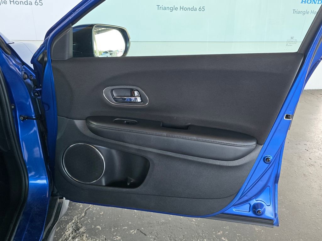 Used 2018 Honda HR-V EX image 36