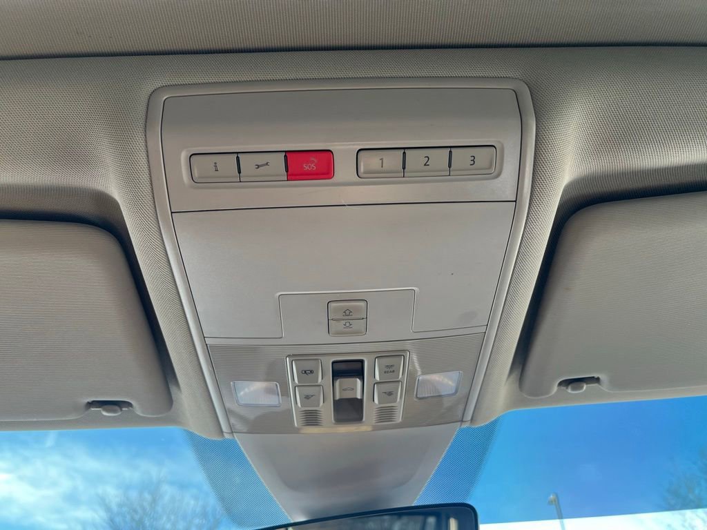 Used 2018 Volkswagen Atlas SEL w/ R-Line Package image 37