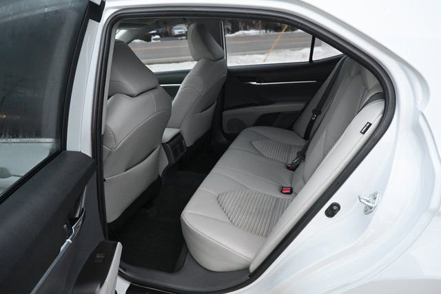 Used 2022 Toyota Camry SE w/ Cold Weather Package image 24