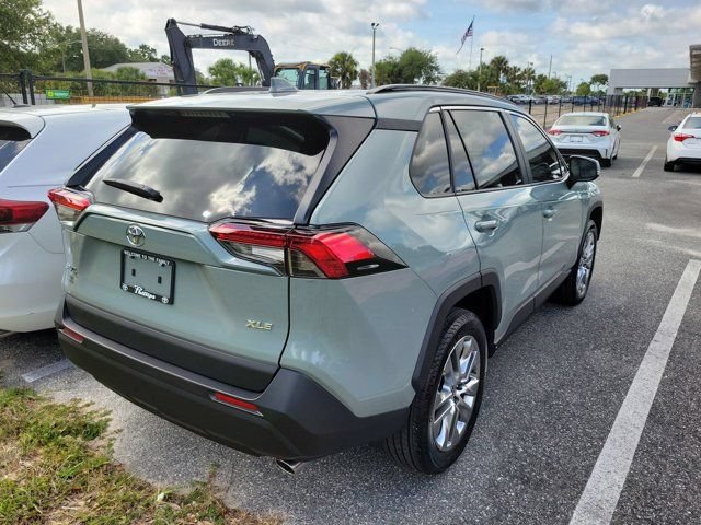 Used 2023 Toyota RAV4 XLE Premium FWD image 4