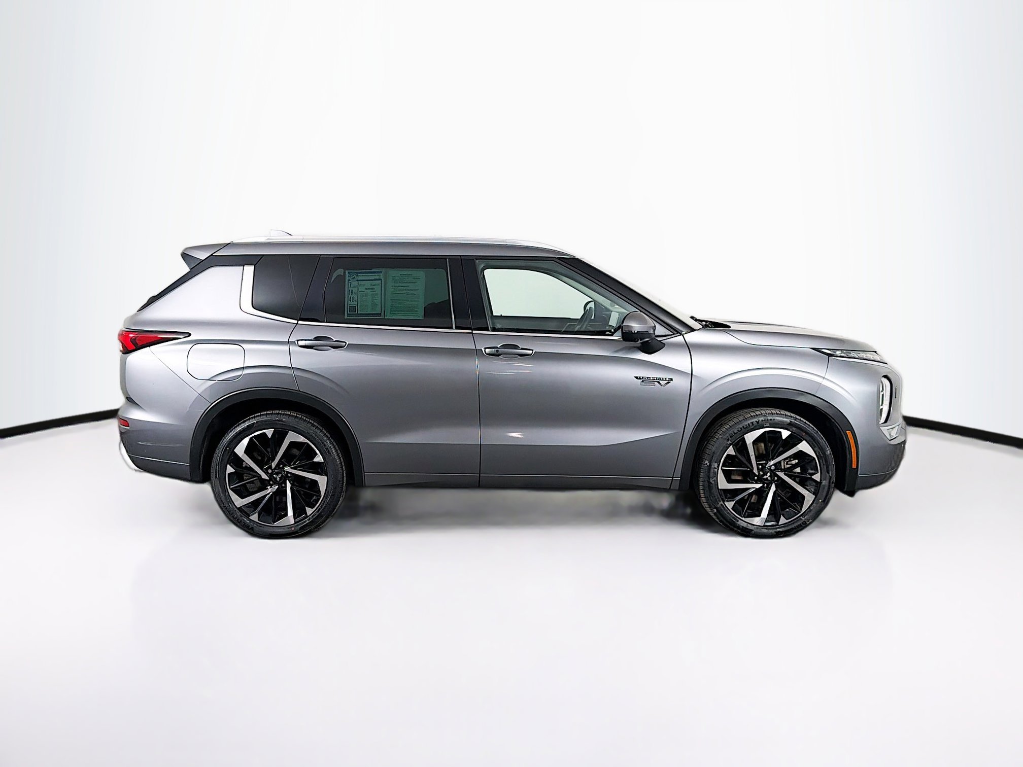 Used 2023 Mitsubishi Outlander SEL image 9