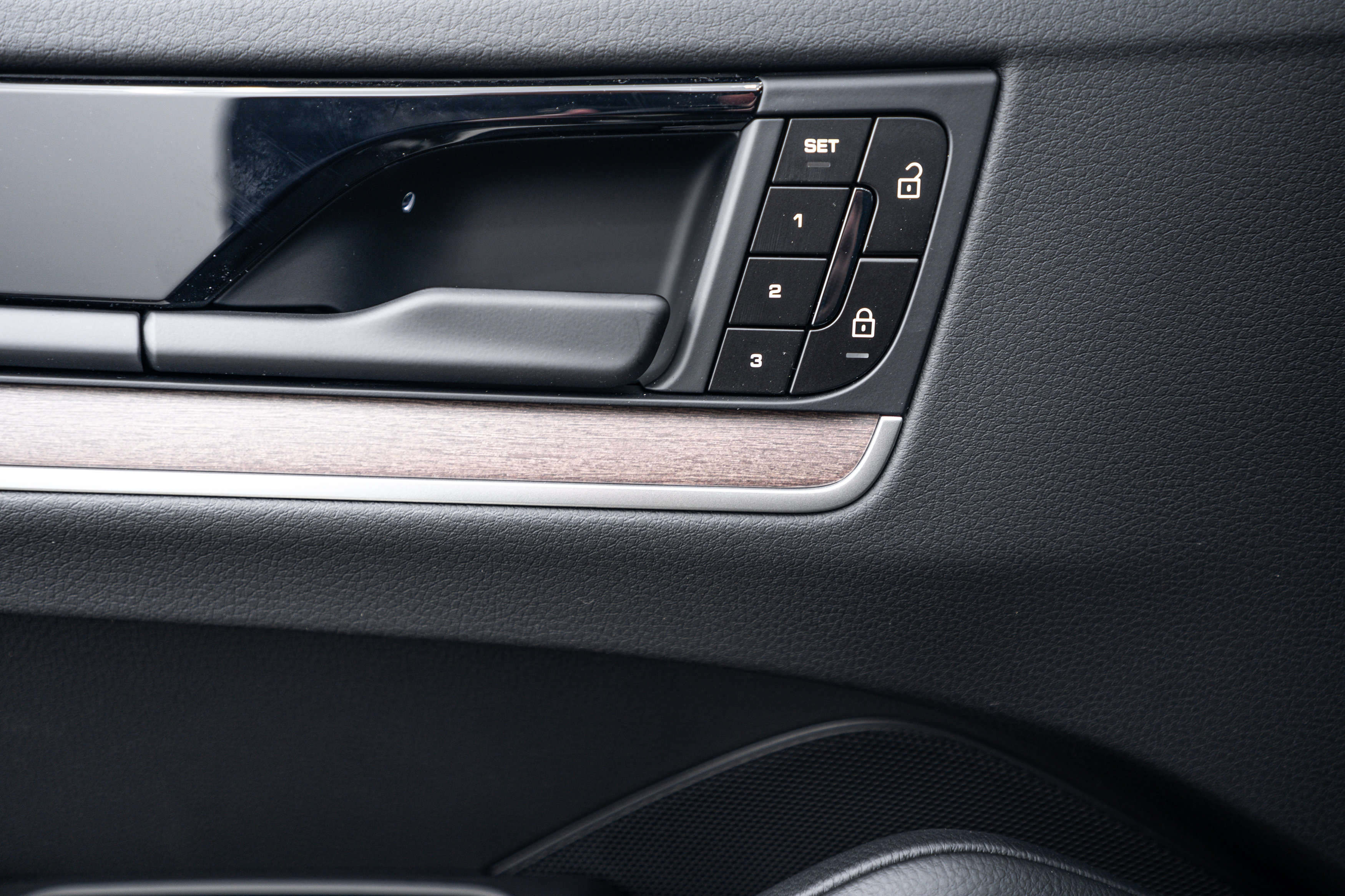 Certified 2026 Porsche Cayenne AWD/4WD image 19