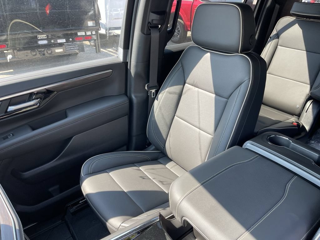 New 2026 Chevrolet Suburban Premier w/ Sun And Tow Package AWD/4WD image 26