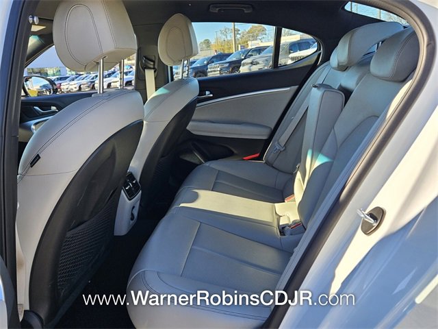 Used 2023 Genesis G70 2.0T image 6