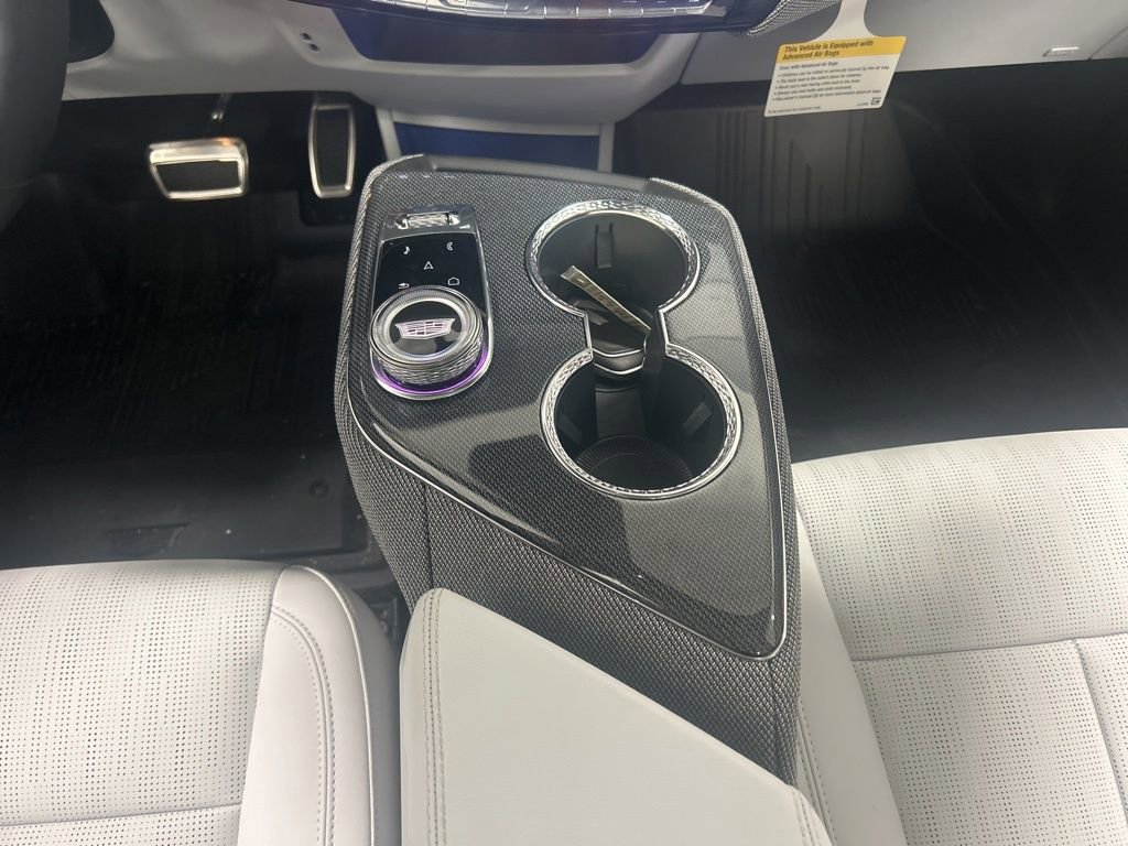 Used 2026 Cadillac Optiq Luxury 2 image 18