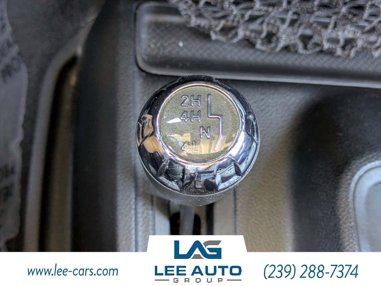 Used 2014 Jeep Wrangler Unlimited Sahara w/ Dual Top Group AWD/4WD image 23