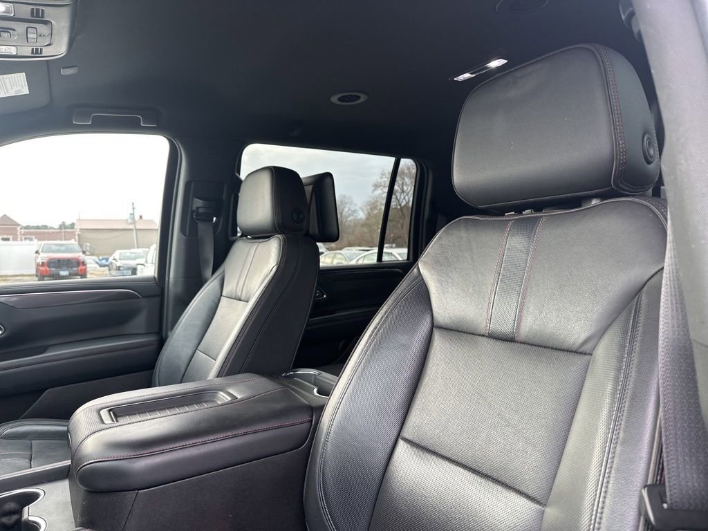 Used 2021 Chevrolet Suburban RST w/ Luxury Package image 9