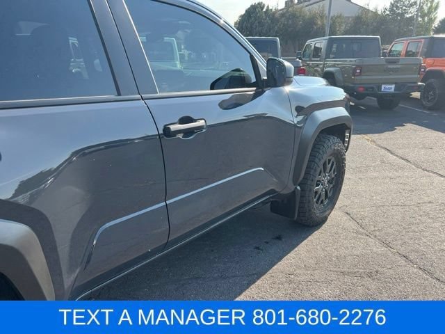 Used 2025 Toyota 4Runner SR5 AWD/4WD image 7