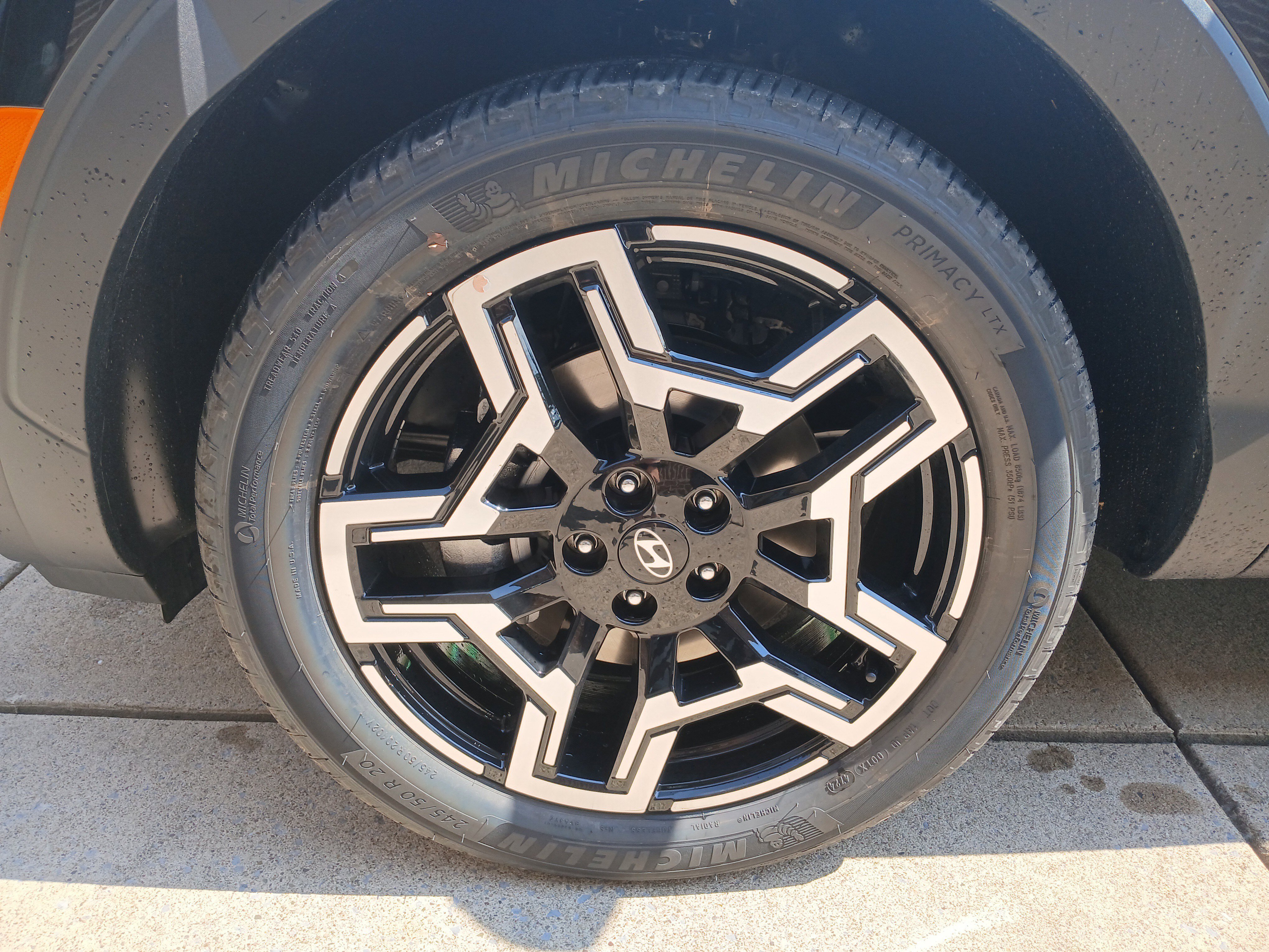 New 2025 Hyundai Santa Cruz Limited image 11