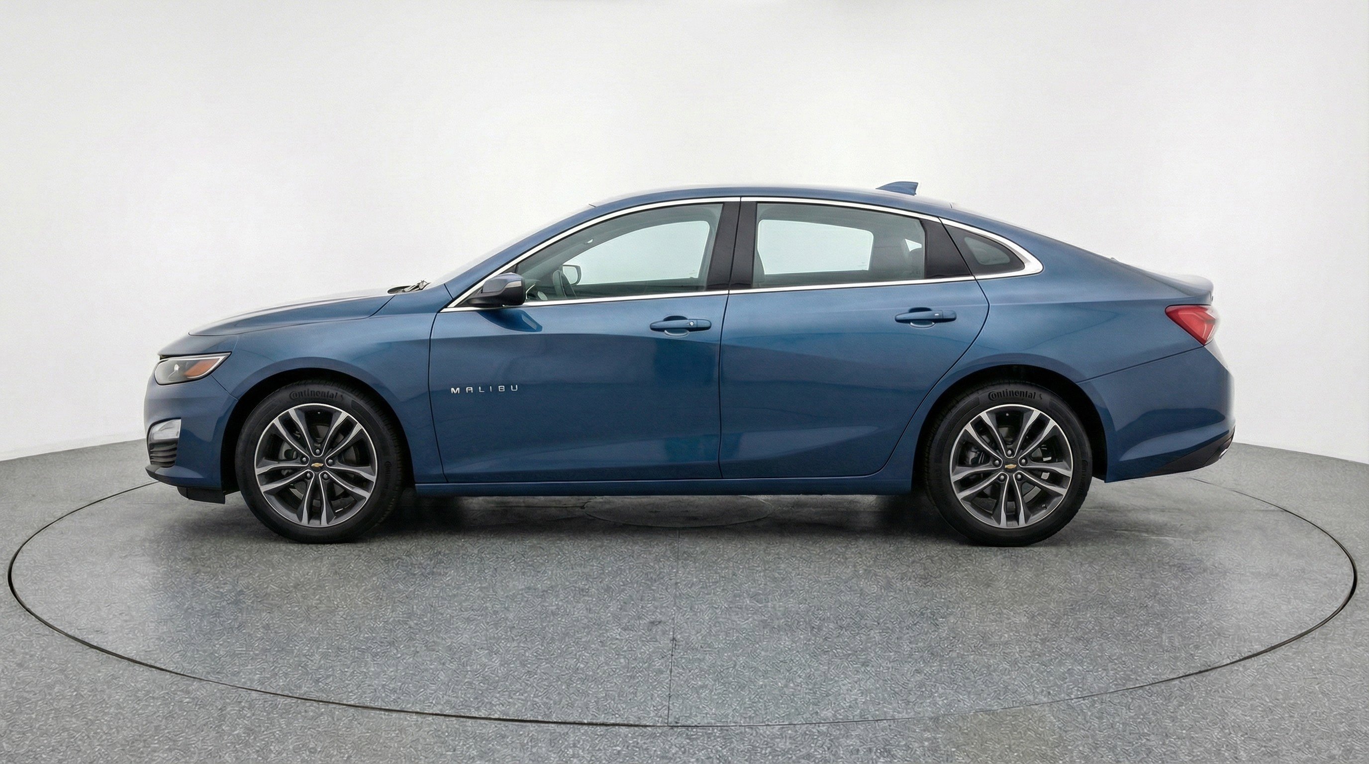 Used 2024 Chevrolet Malibu LT FWD image 5