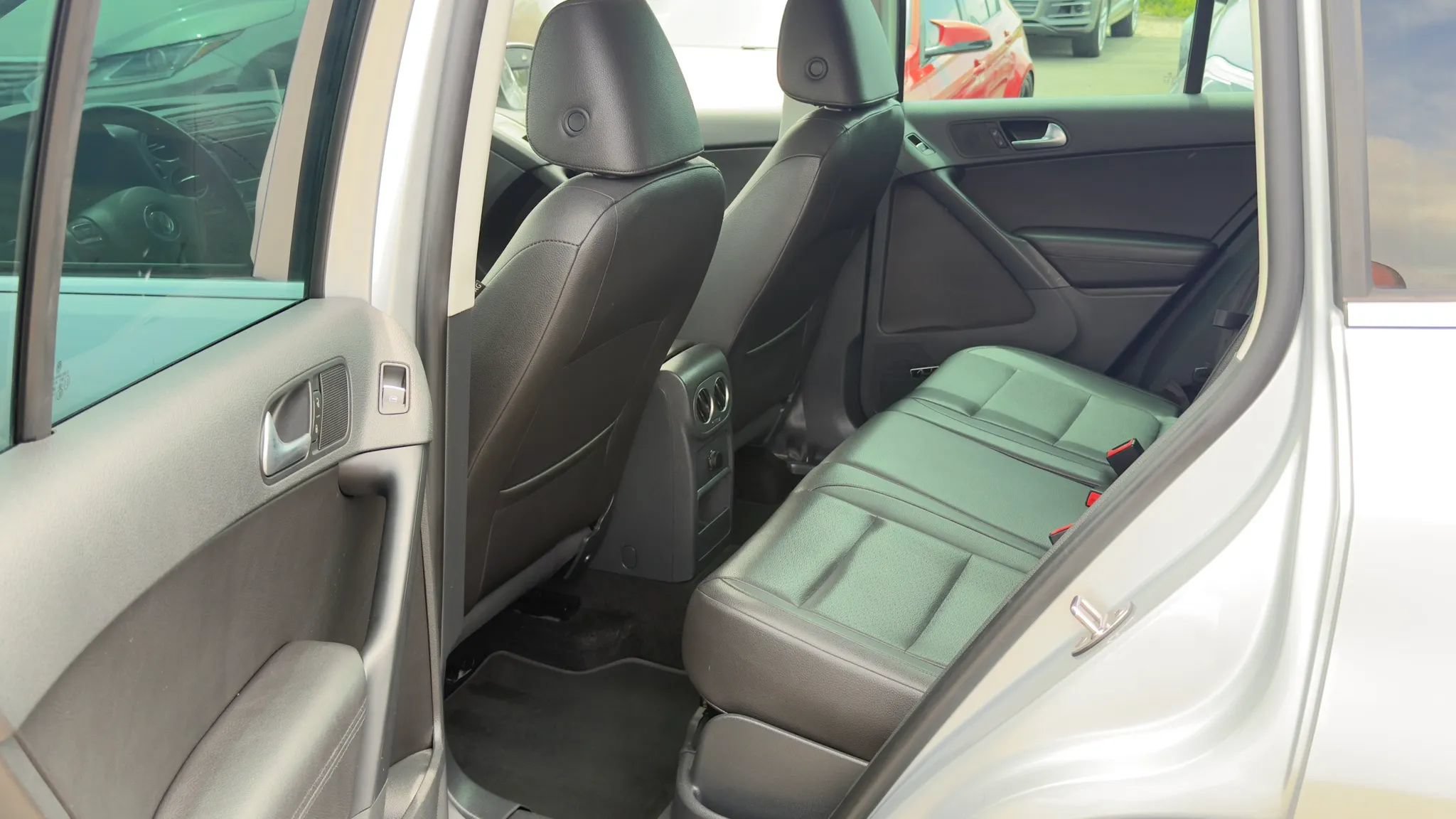 Used 2014 Volkswagen Tiguan SE AWD/4WD image 10