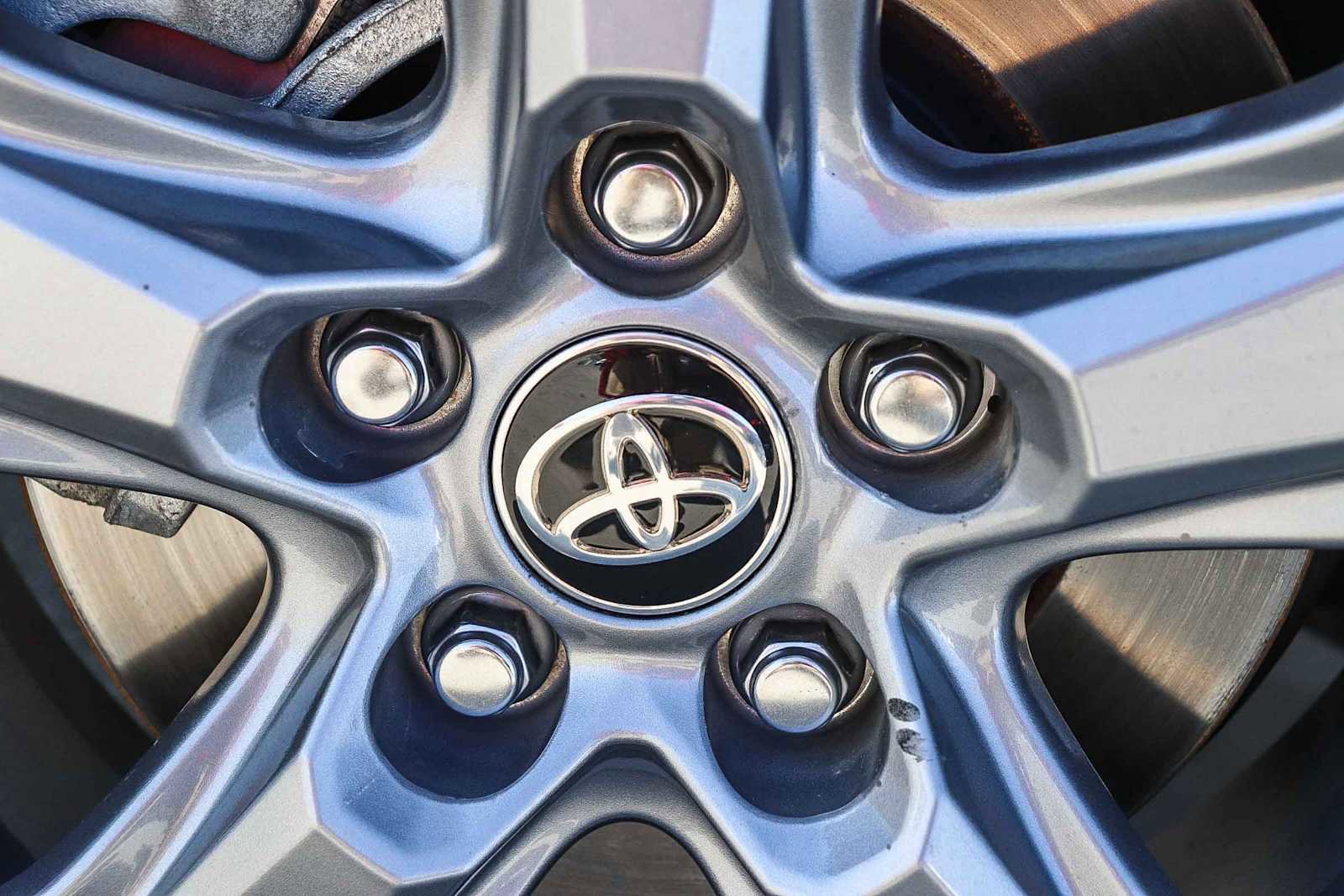 Used 2022 Toyota RAV4 XLE image 15