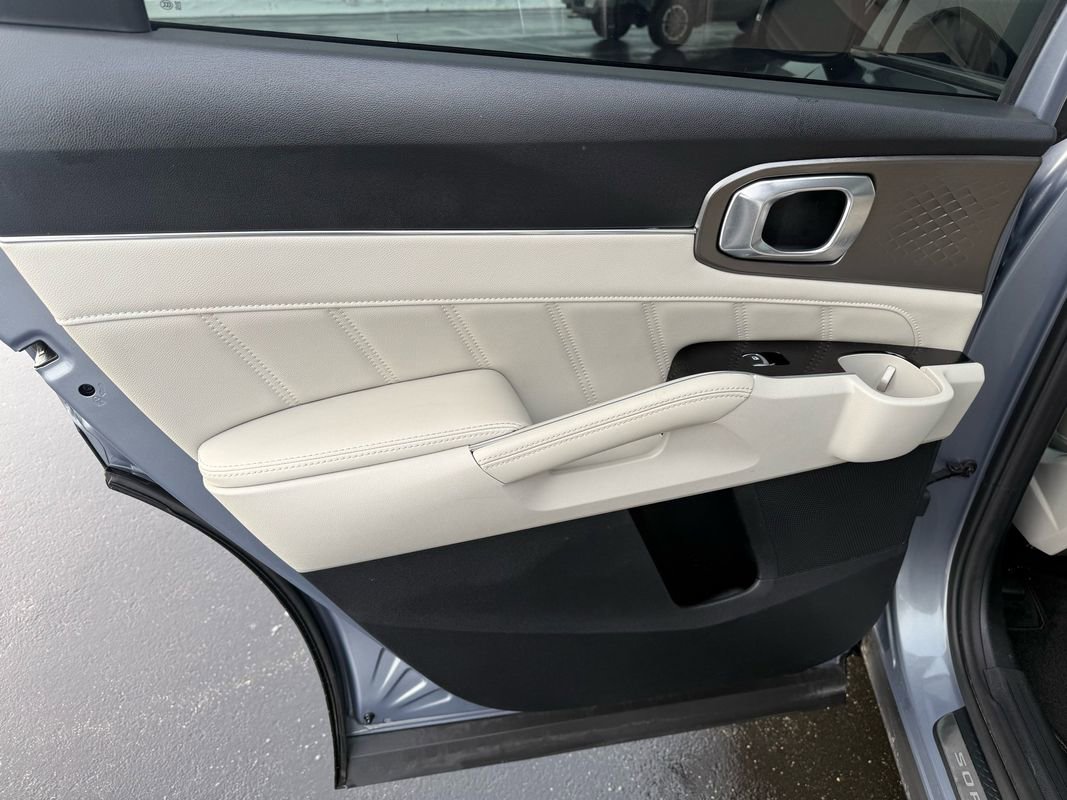 Used 2021 Kia Sorento SX image 24