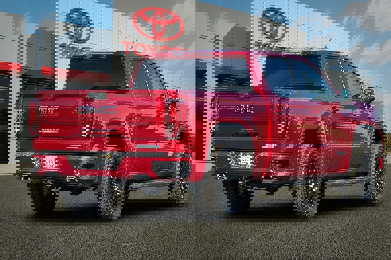 Used 2023 GMC Sierra 1500 Elevation w/ LPO, Elevation Black Package image 3