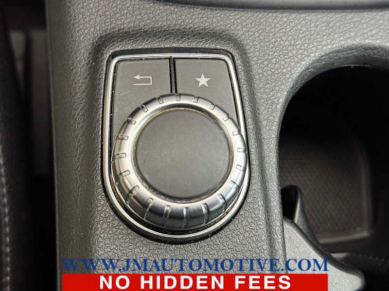 Used 2018 Mercedes-Benz GLA 250 4MATIC image 37
