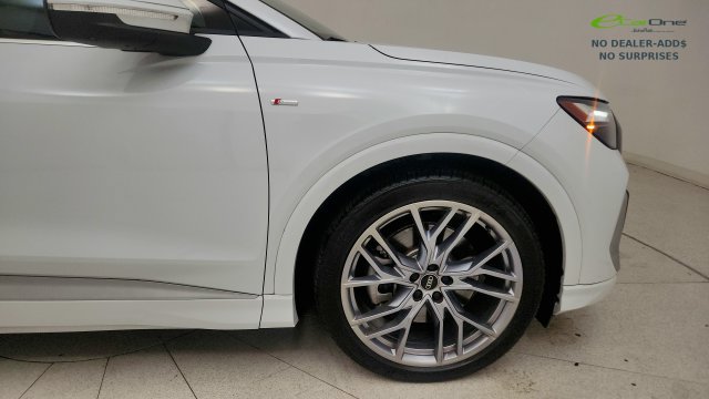 Used 2025 Audi Q4 e-tron Premium Plus w/ Premium Plus AWD/4WD image 23