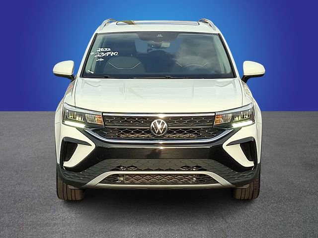 Used 2023 Volkswagen Taos SE image 2