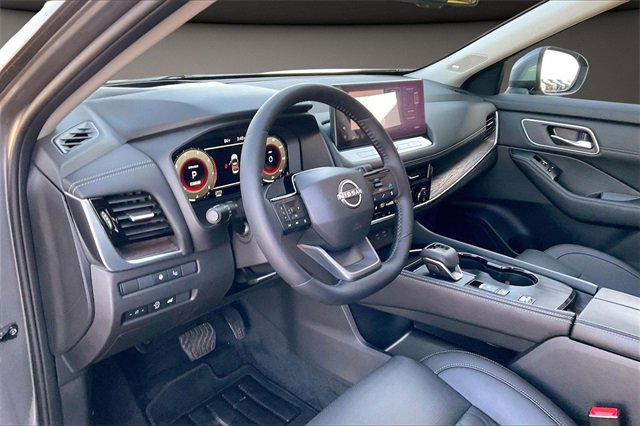 Certified 2025 Nissan Rogue Platinum w/ Platinum Premium Package image 12