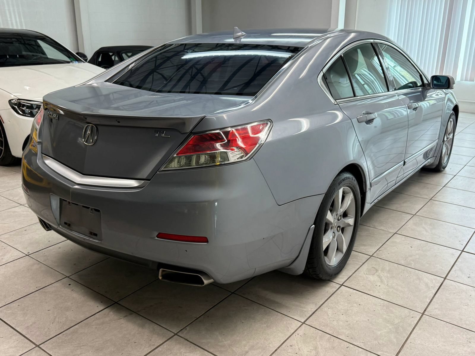 Used 2012 Acura TL w/ Technology Package FWD image 9