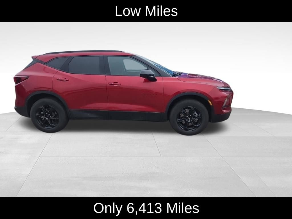 Used 2024 Chevrolet Blazer LT w/ Convenience Package FWD image 2