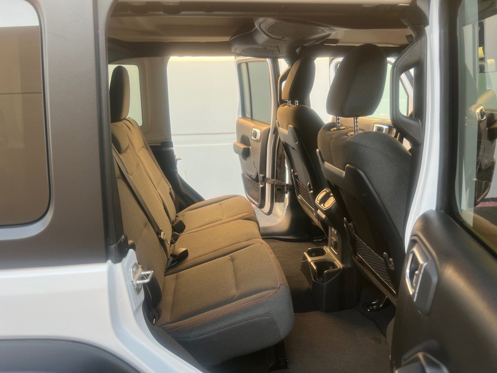 Used 2025 Jeep Wrangler Unlimited Rubicon image 14