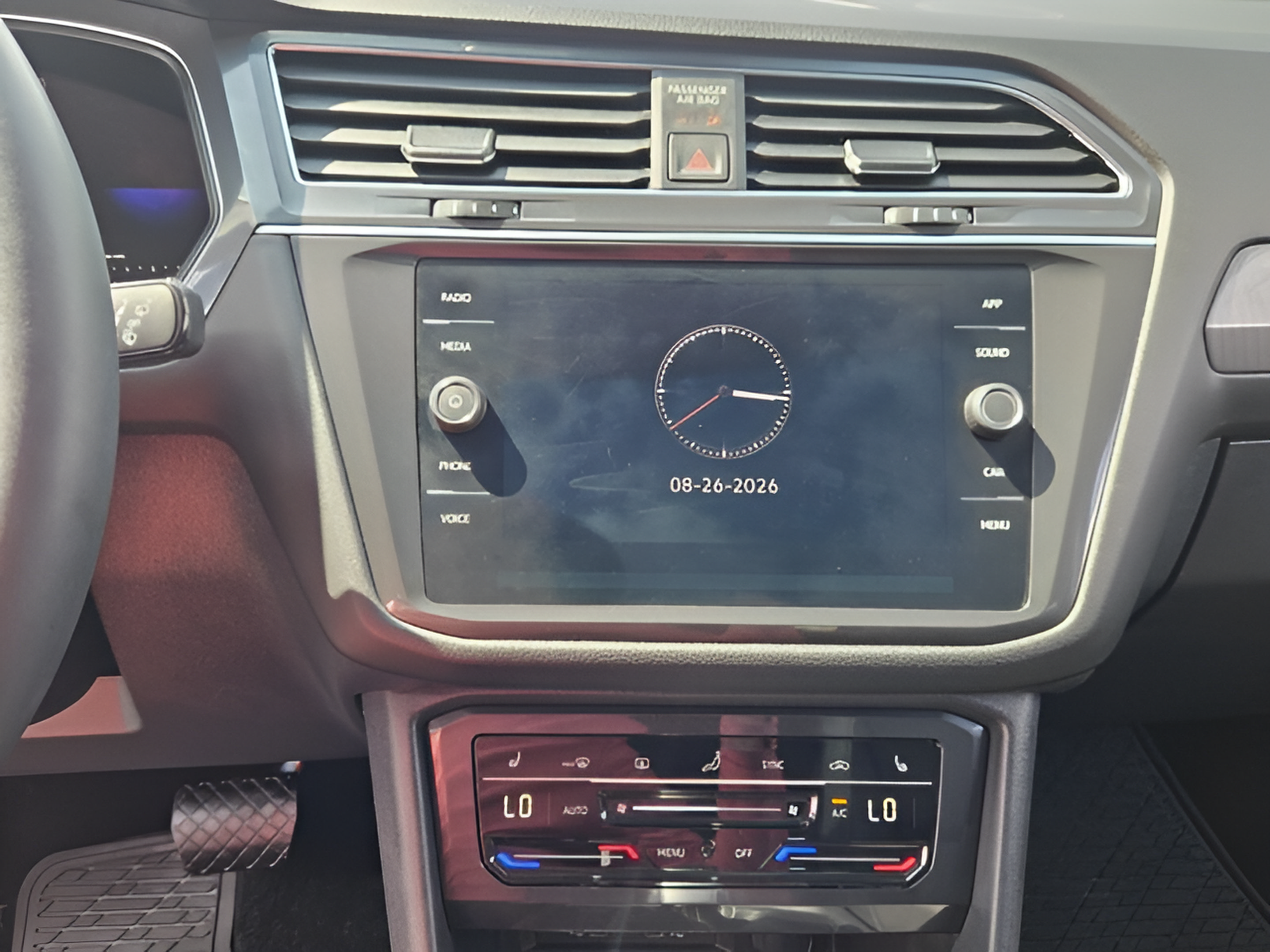 Certified 2023 Volkswagen Tiguan SE w/ Panoramic Sunroof Package FWD image 19