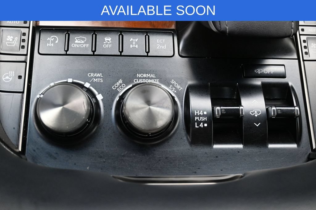 Used 2016 Lexus LX 570 4WD w/ Luxury Package image 29