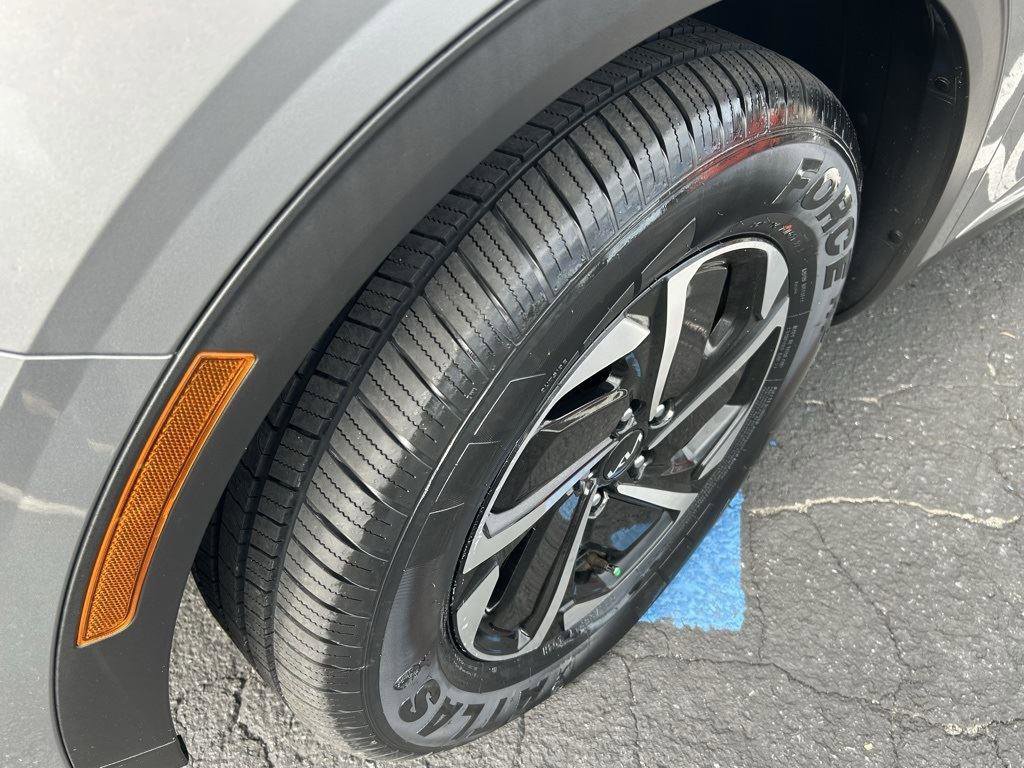 Used 2023 Kia Sportage LX image 11