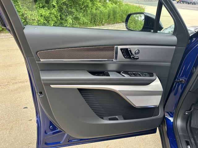 New 2026 Cadillac Vistiq Sport w/ LPO, Floor Liner Package image 11