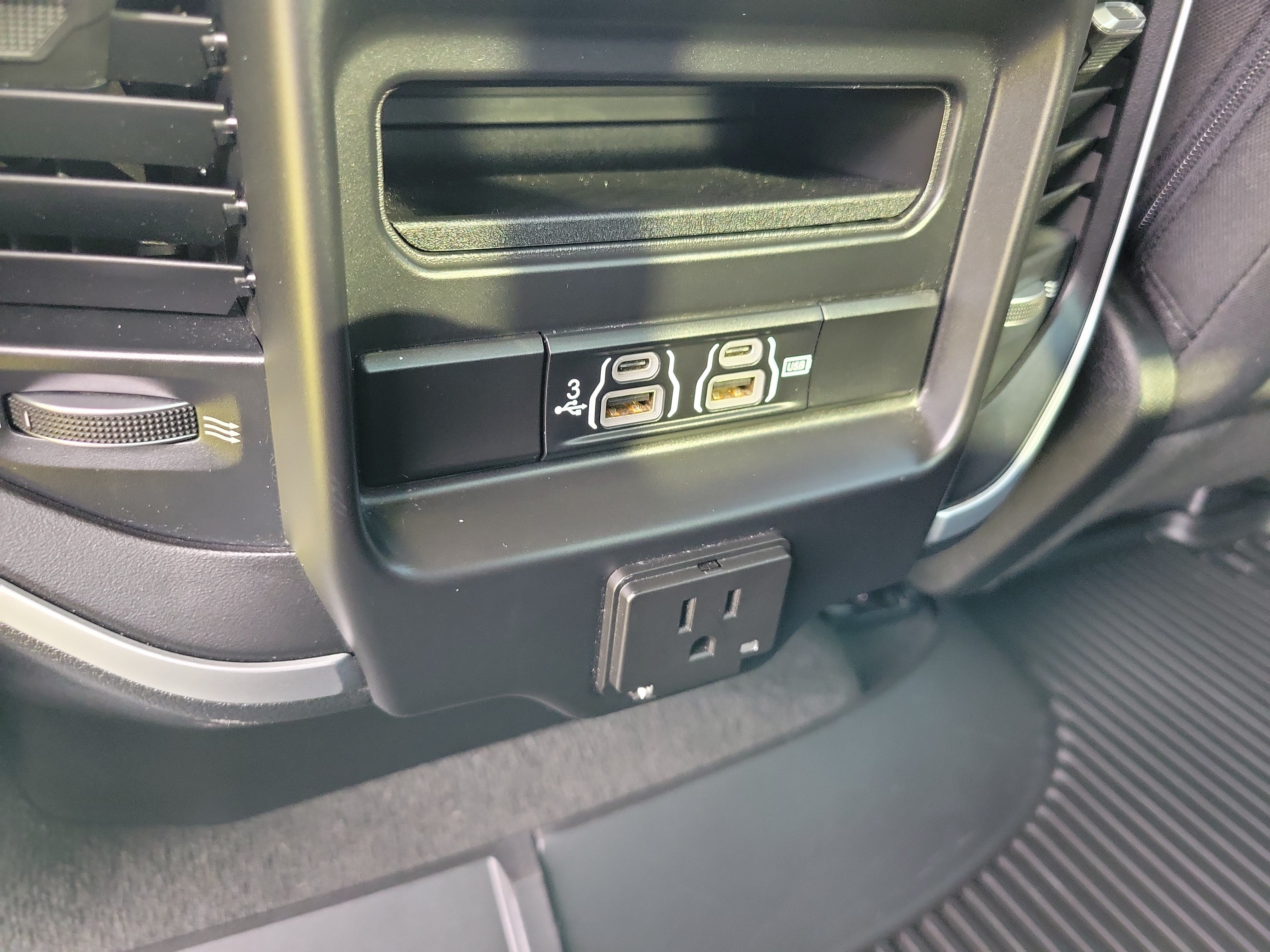 Used 2020 RAM 1500 Big Horn AWD/4WD image 13