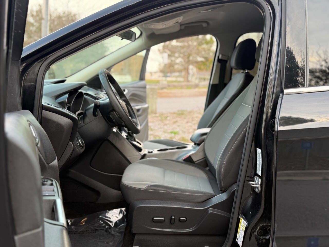 Used 2014 Ford Escape SE image 25