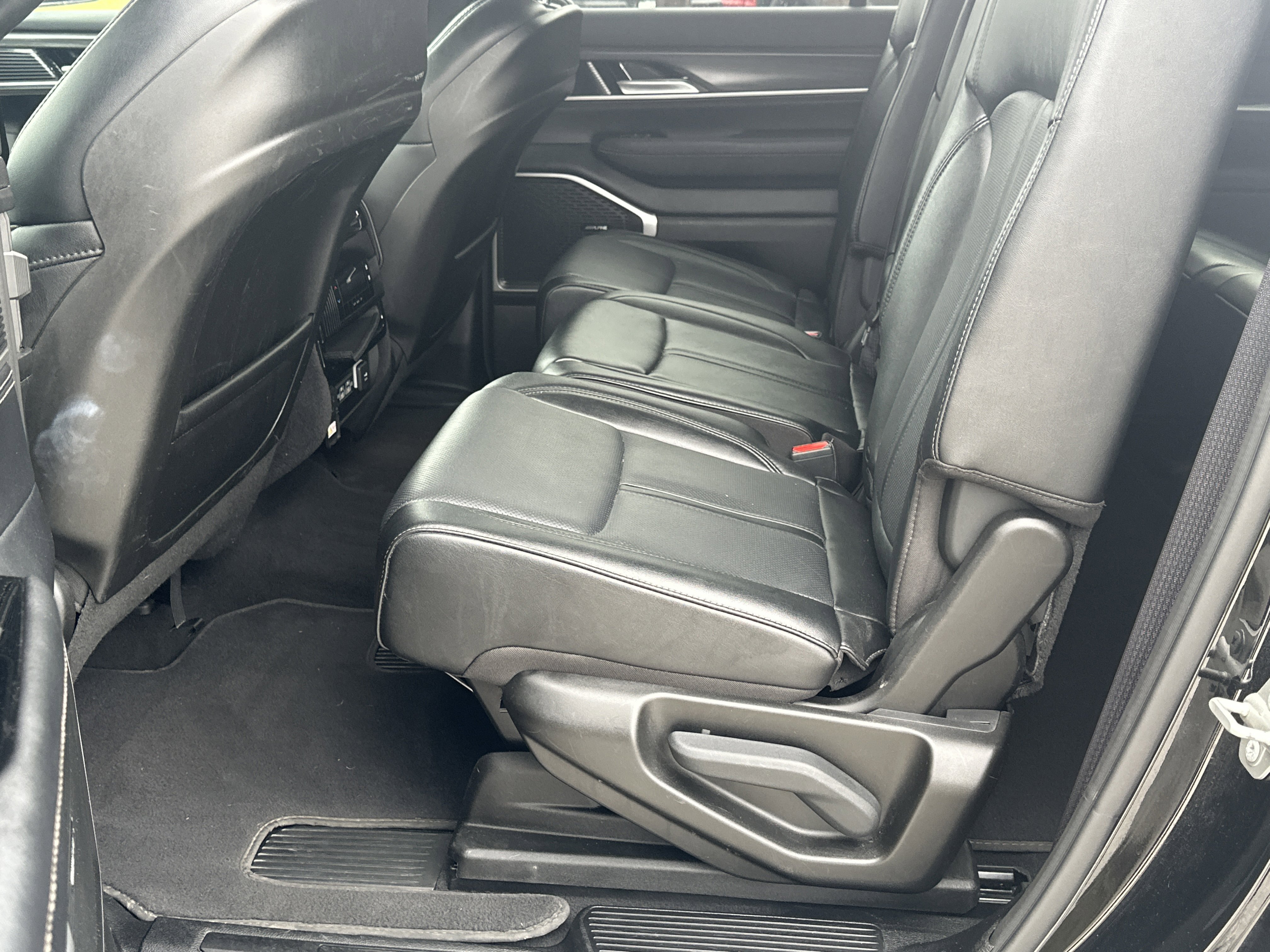 Used 2024 Jeep Wagoneer L Series II image 21