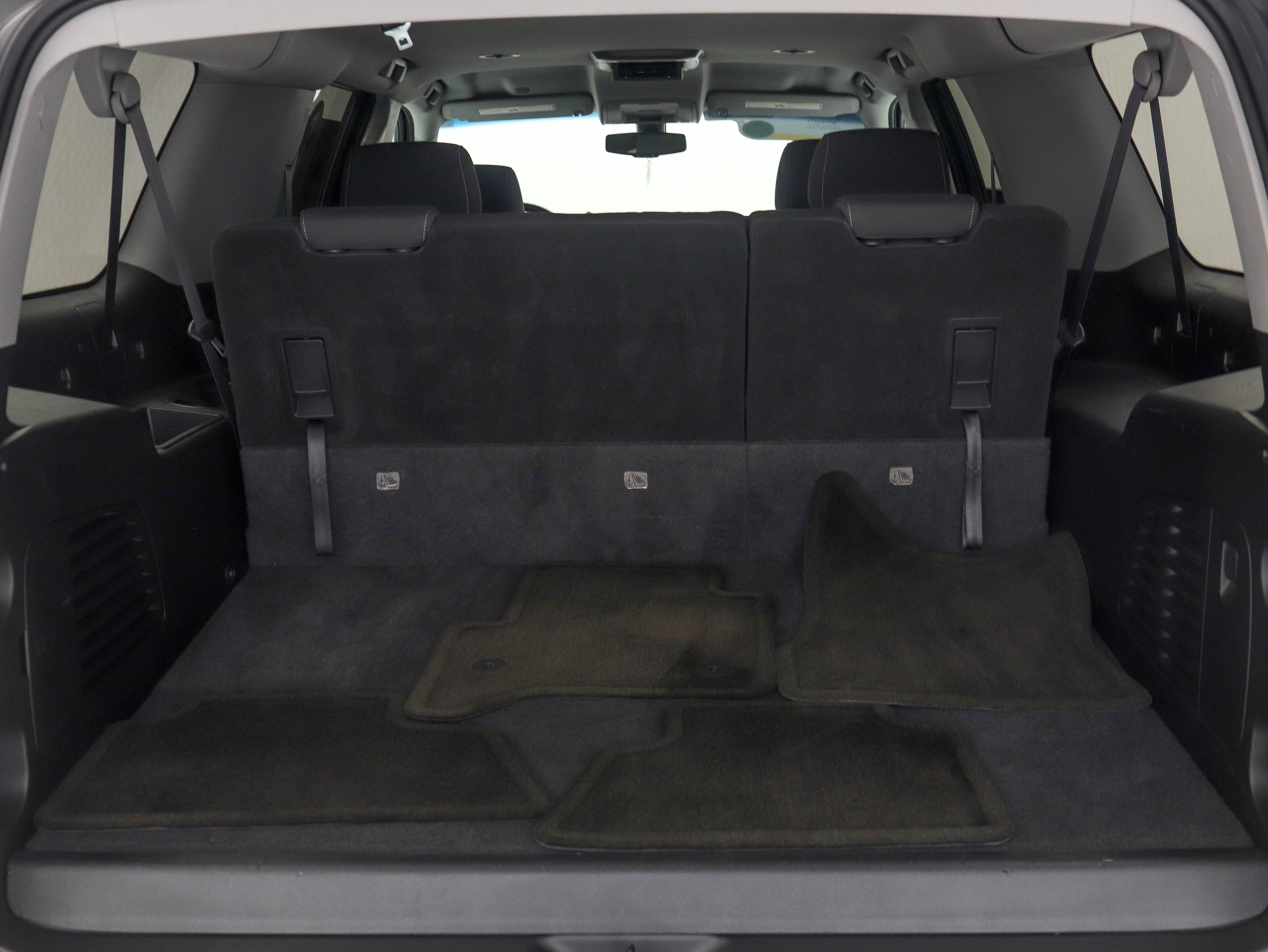 Used 2016 Chevrolet Suburban LS AWD/4WD image 12
