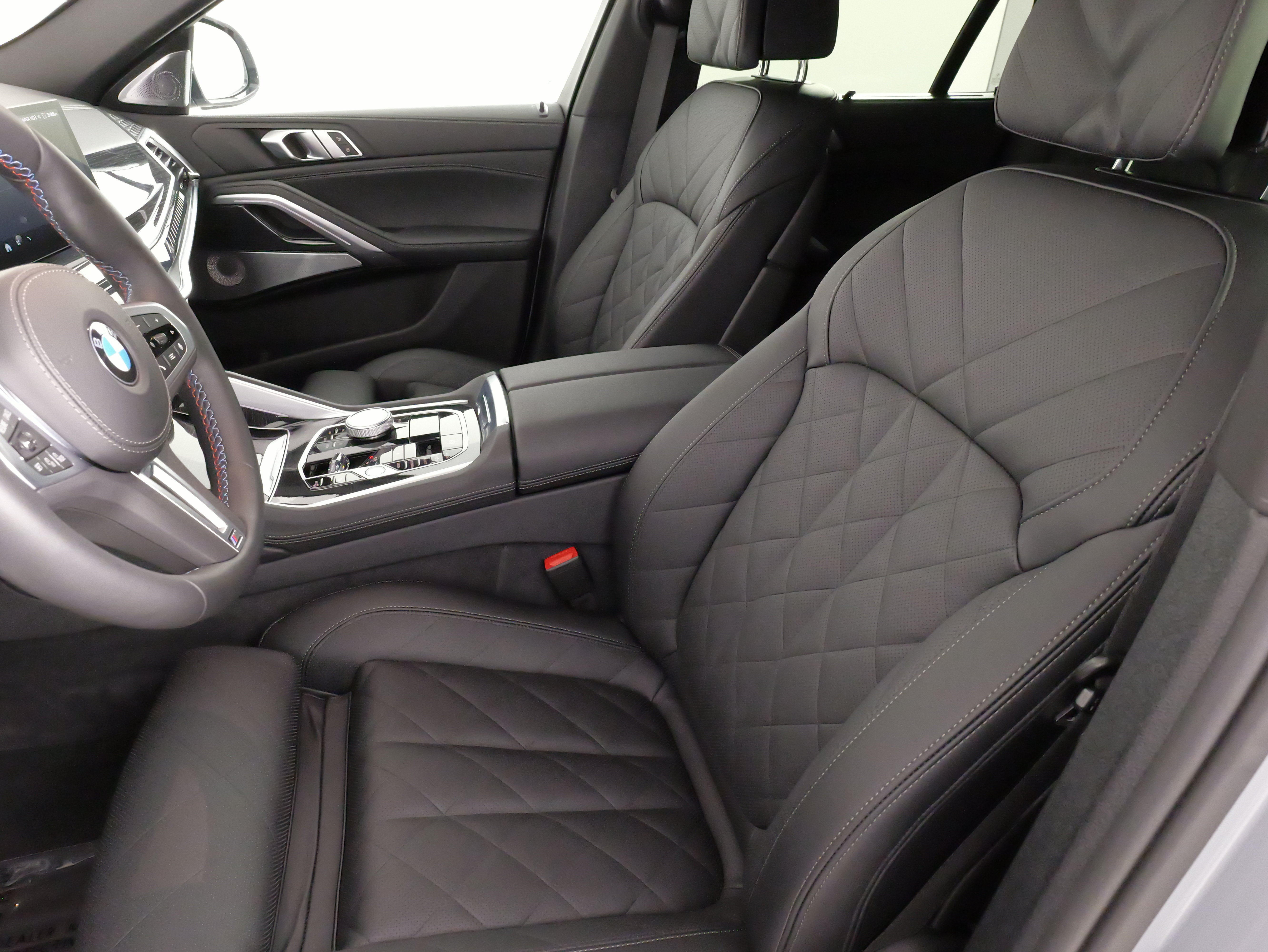 Used 2026 BMW X6 M60i w/ Executive Package AWD/4WD image 35