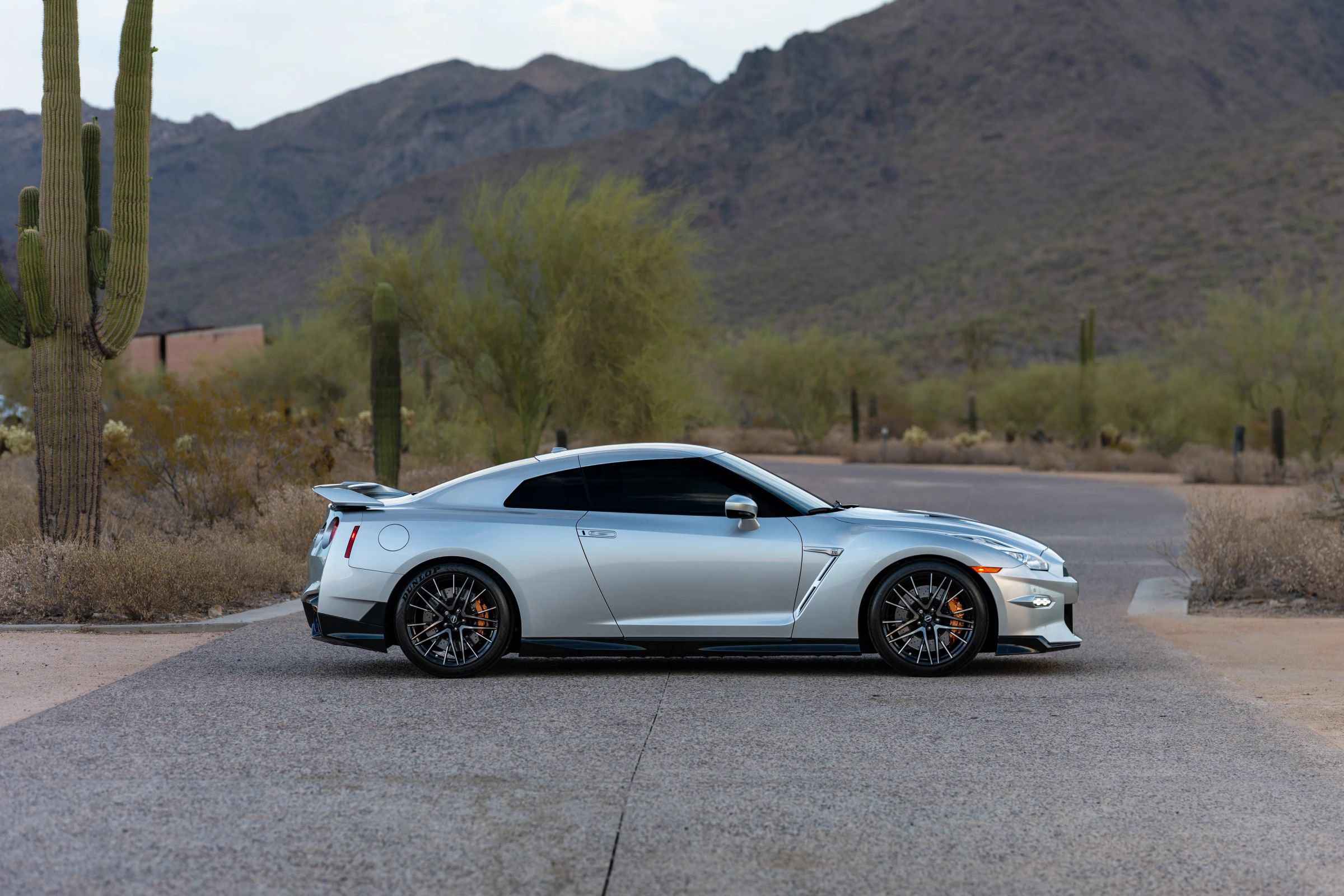 Used 2024 Nissan GT-R Premium w/ Floor Mat Package AWD/4WD image 7