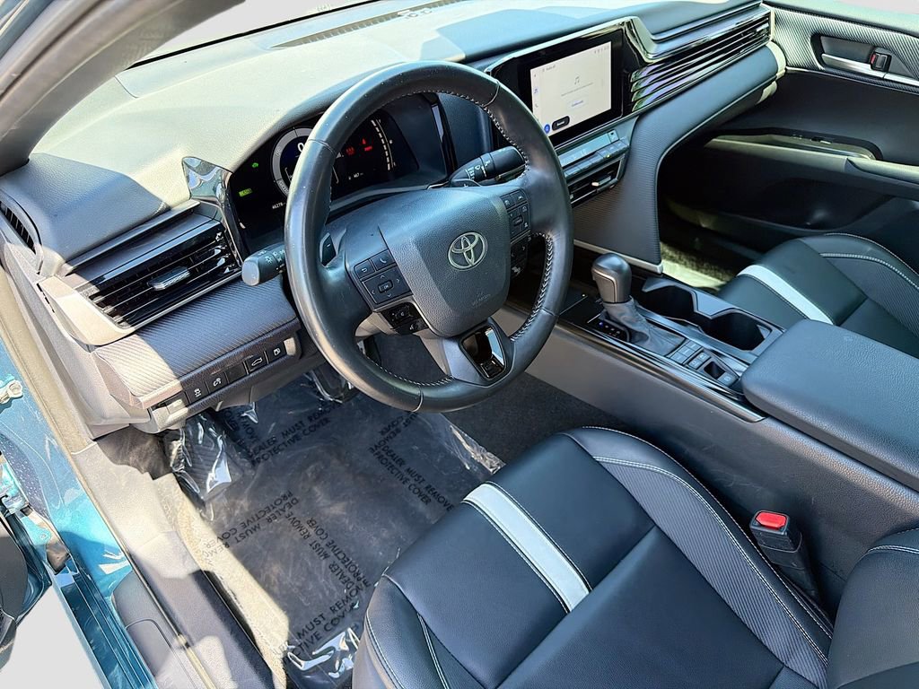 Used 2025 Toyota Camry SE FWD image 24