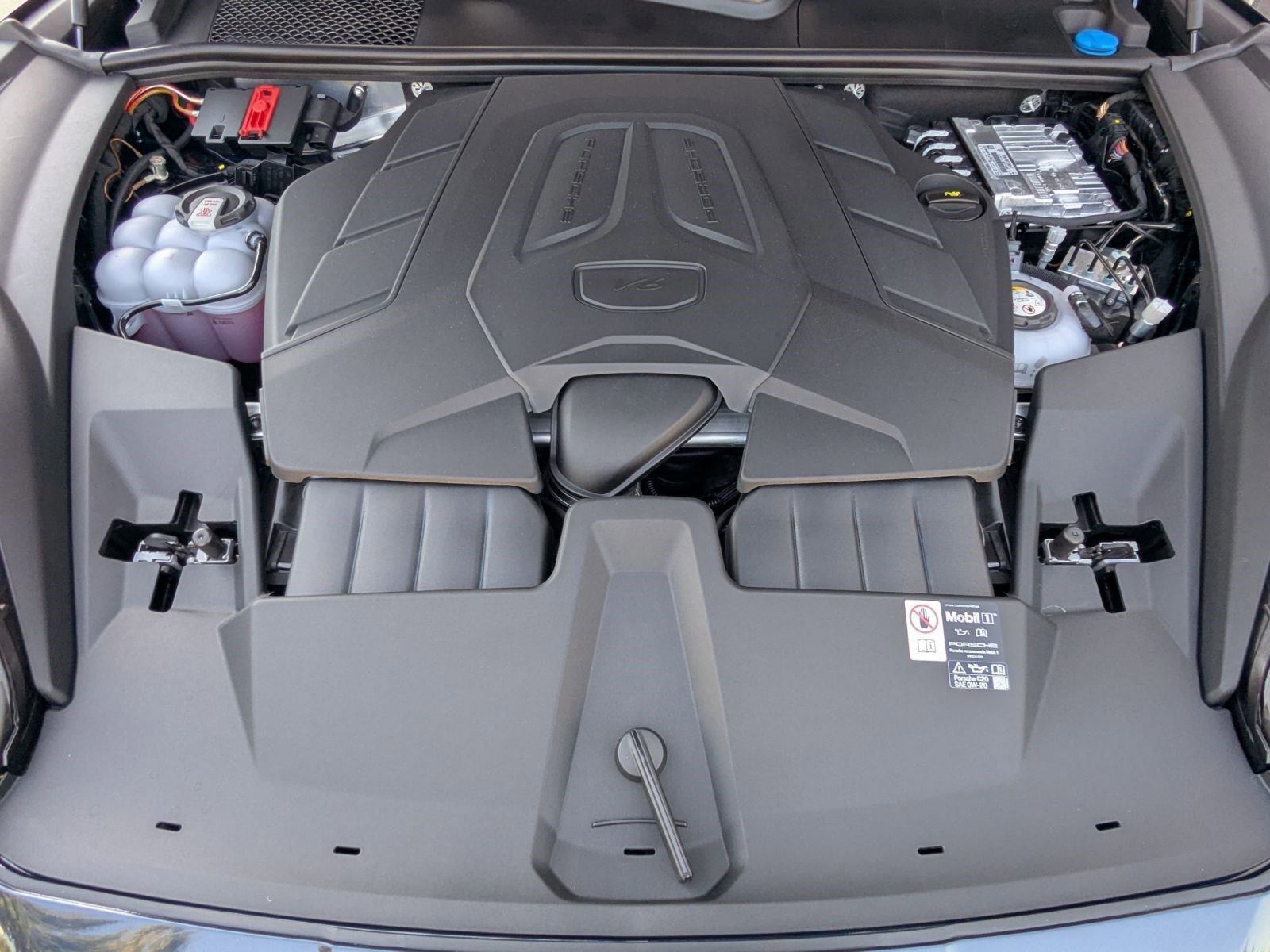 New 2026 Porsche Cayenne E-Hybrid image 28