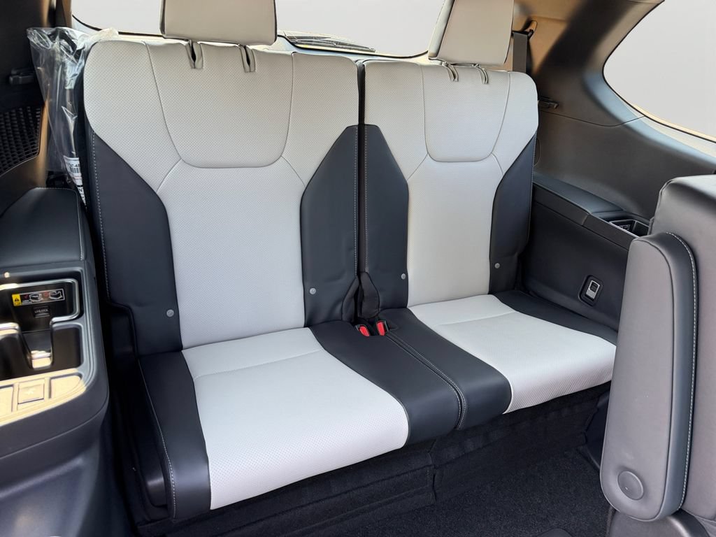 New 2026 Lexus TX 500h AWD image 7