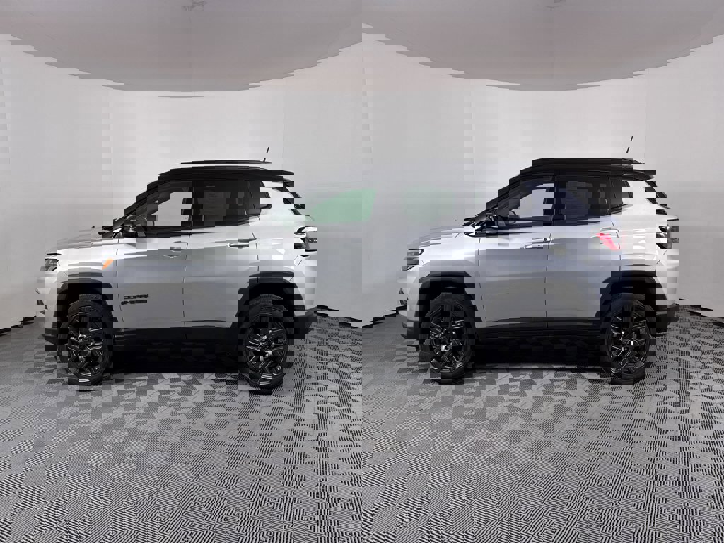 Used 2026 Jeep Compass Limited image 13