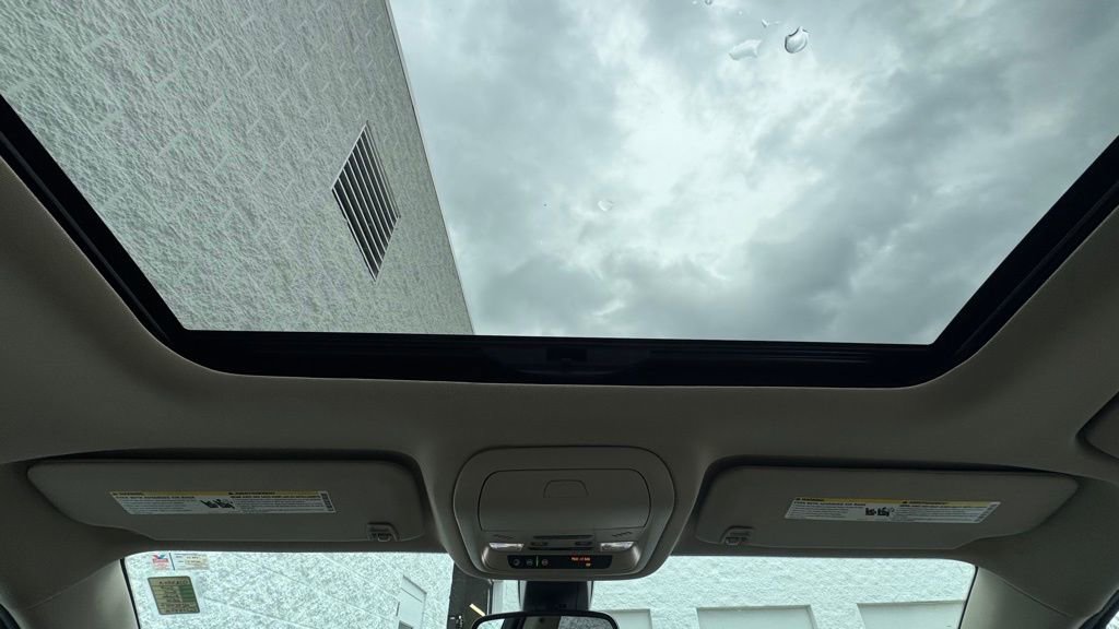 Used 2017 GMC Acadia Denali w/ Technology Package image 12