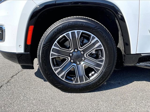 Used 2024 Jeep Wagoneer L Series II w/ Flexible Seating Group image 7