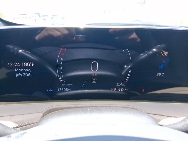 Used 2024 Cadillac XT4 Luxury w/ LPO, Floor Liner Package FWD image 7