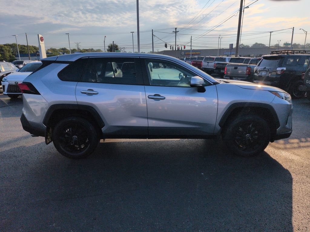 Certified 2024 Toyota RAV4 LE AWD/4WD image 6
