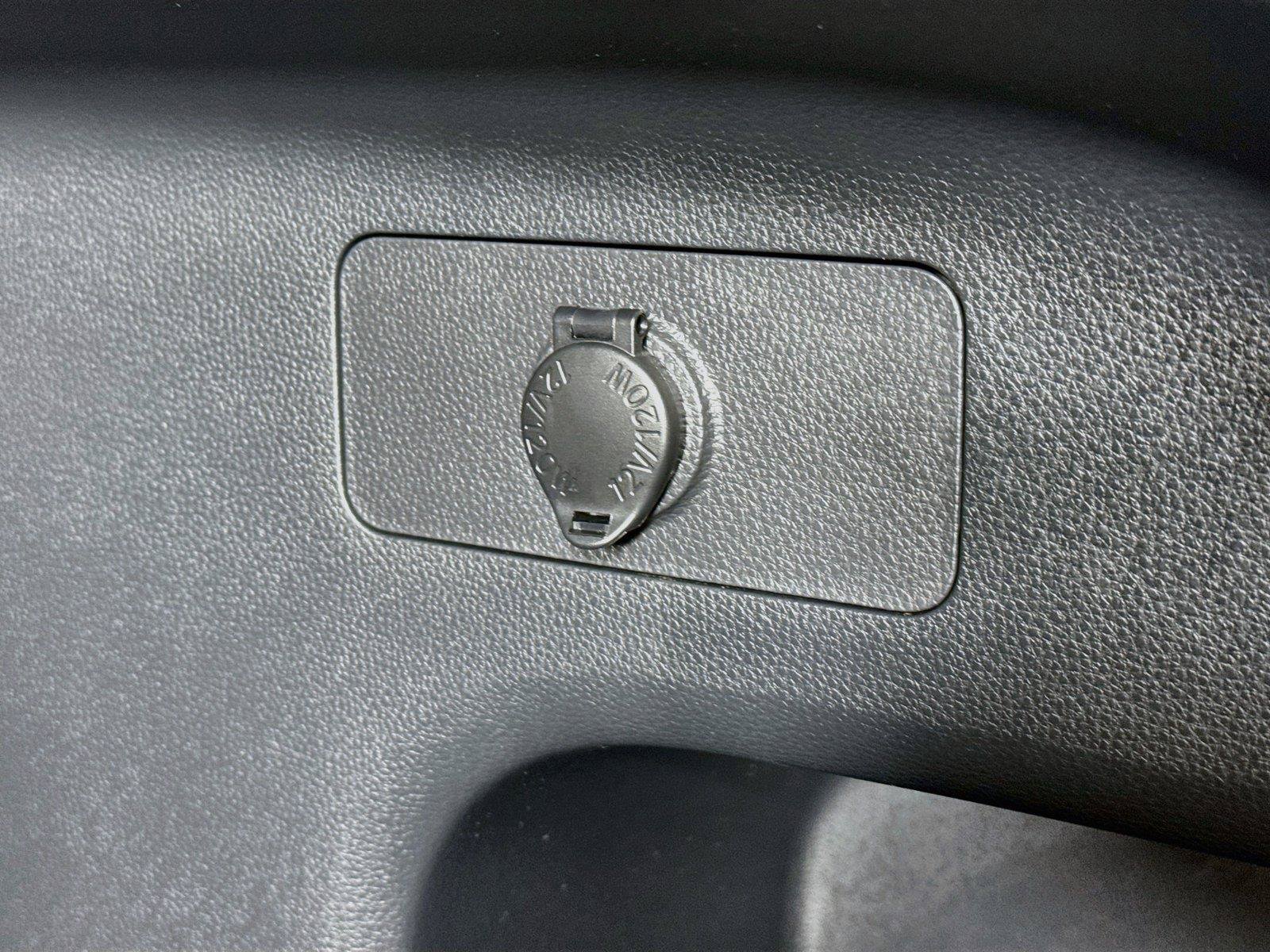 Used 2019 Toyota RAV4 XLE FWD image 37