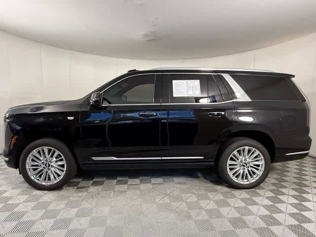 Used 2026 Cadillac Escalade Luxury AWD/4WD image 3