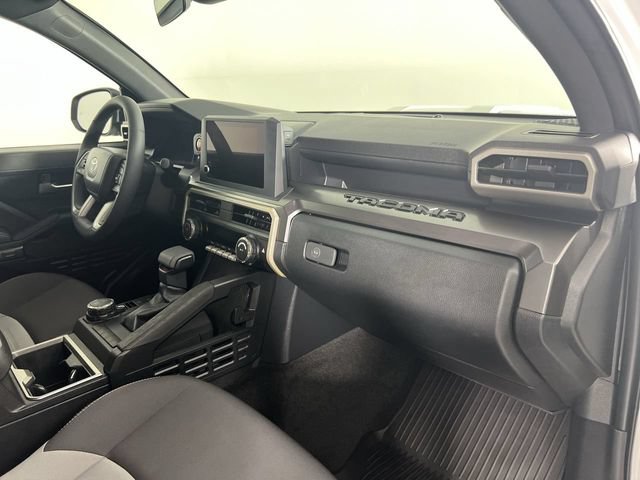 Used 2025 Toyota Tacoma TRD Sport AWD/4WD image 28