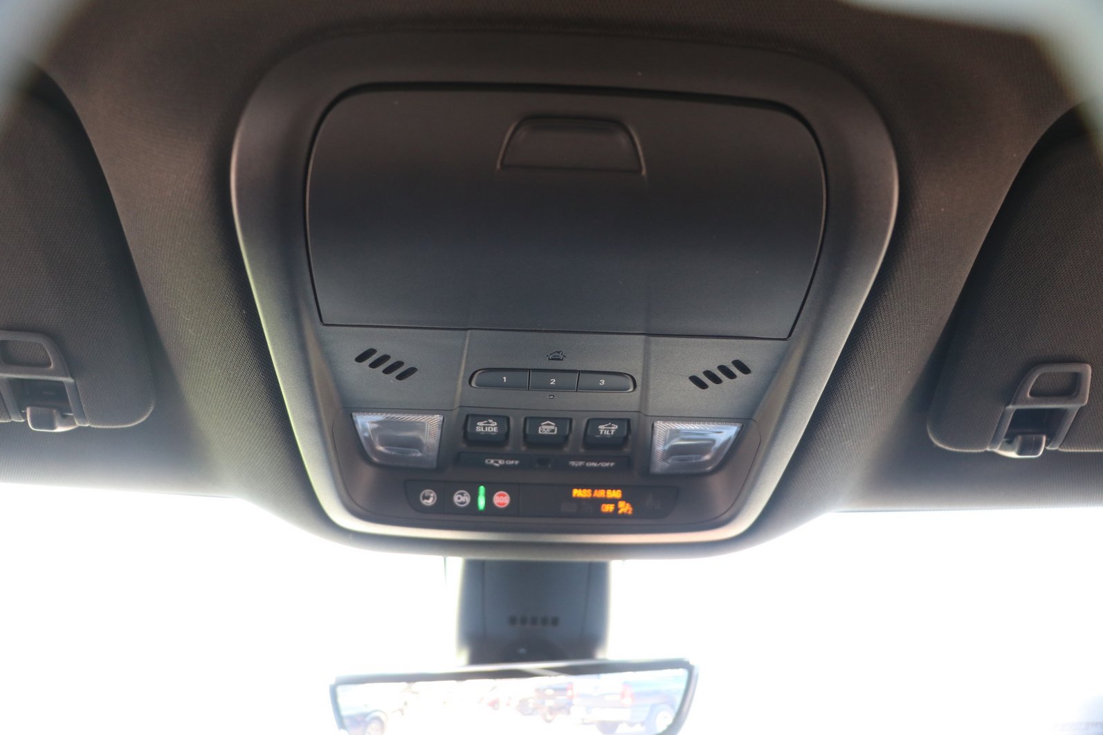 Used 2022 Buick Enclave Avenir w/ Avenir Technology Package AWD/4WD image 27