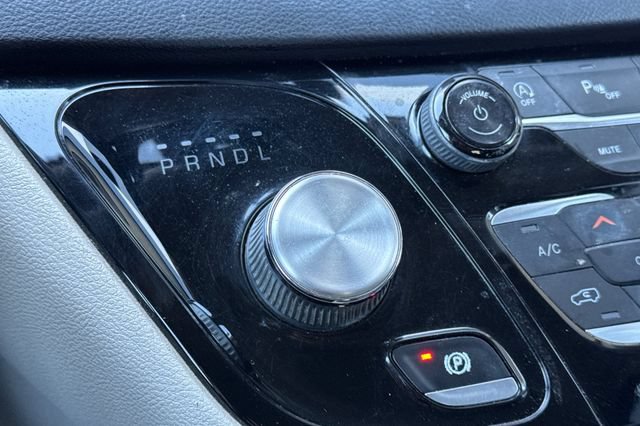 Used 2022 Chrysler Pacifica Touring-L FWD image 34
