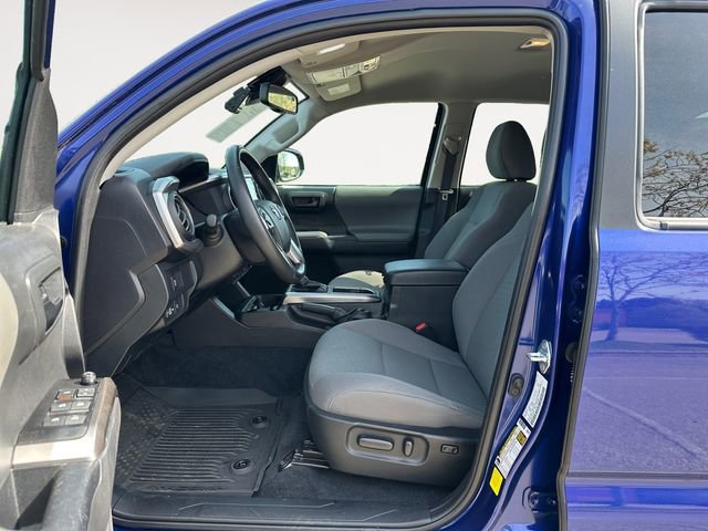 Used 2023 Toyota Tacoma SR5 w/ Technology Package image 9