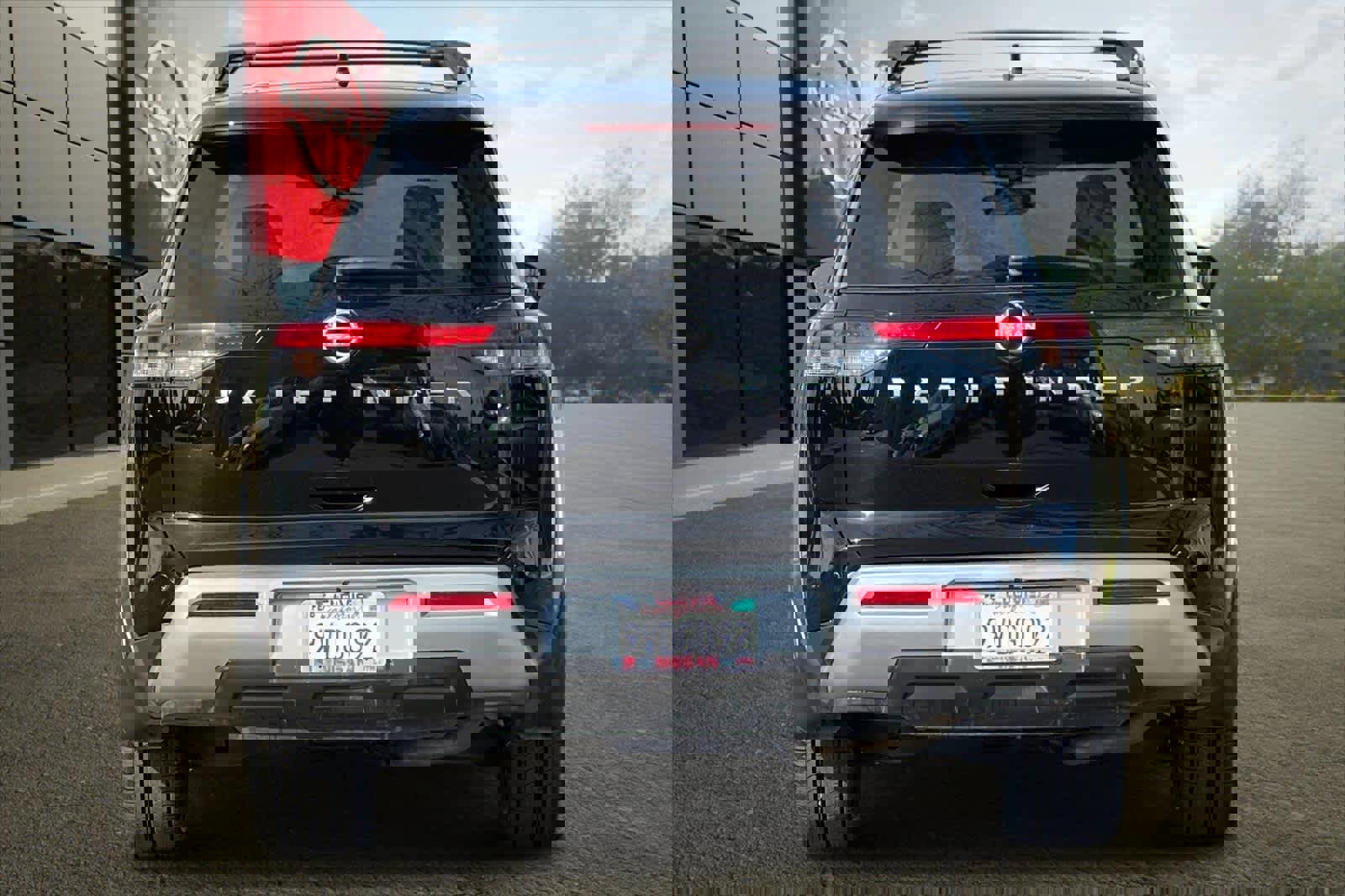 Certified 2024 Nissan Pathfinder Platinum w/ Cargo Package image 8